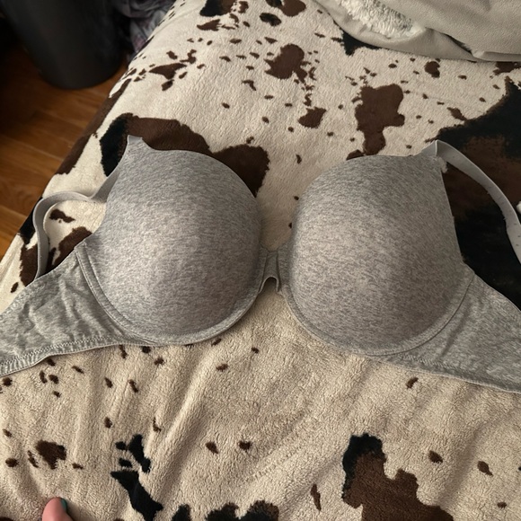 Pink bras never wore in great condition - Picture 1 of 5